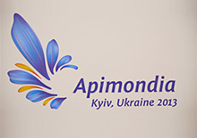 Выступление президента Апимондии Ж.Ратия на церемонии закрытия 43-го Международного конгресса Апимондии в Киеве, Украина, 3 октября 2013 года