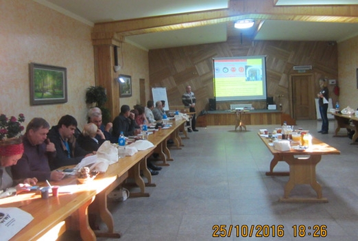 пчеловодство Приморского края, испанские ученые, семинар, Амурский филиал WWF, Селина Ган